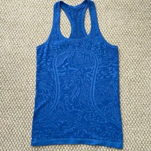 Lululemon🍋 tank~ Size 6